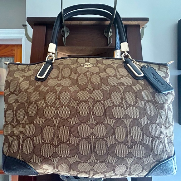 Coach Handbags - **VINTAGE** Genuine COACH Satchel handbag.